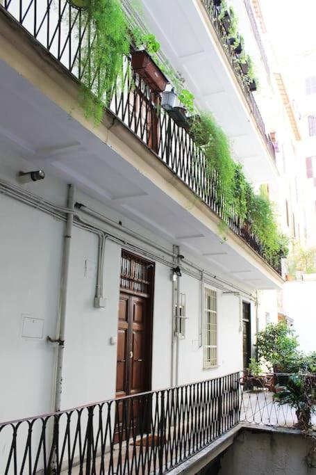 Near Colosseum By Varental 2Br + 1Sb Rome Buitenkant foto