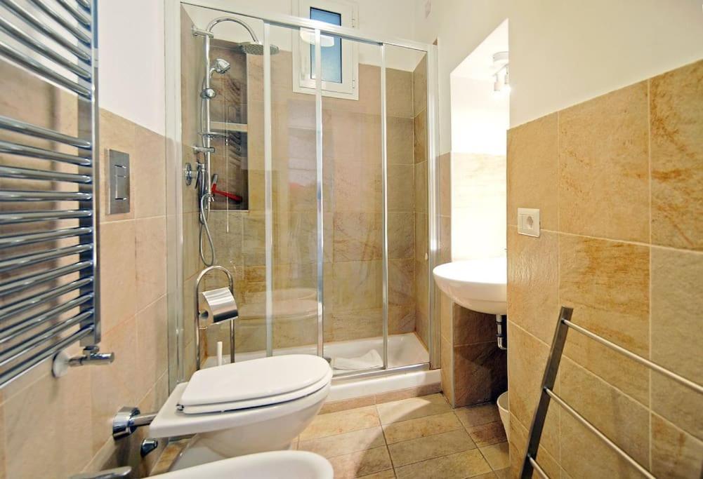 Near Colosseum By Varental 2Br + 1Sb Rome Buitenkant foto